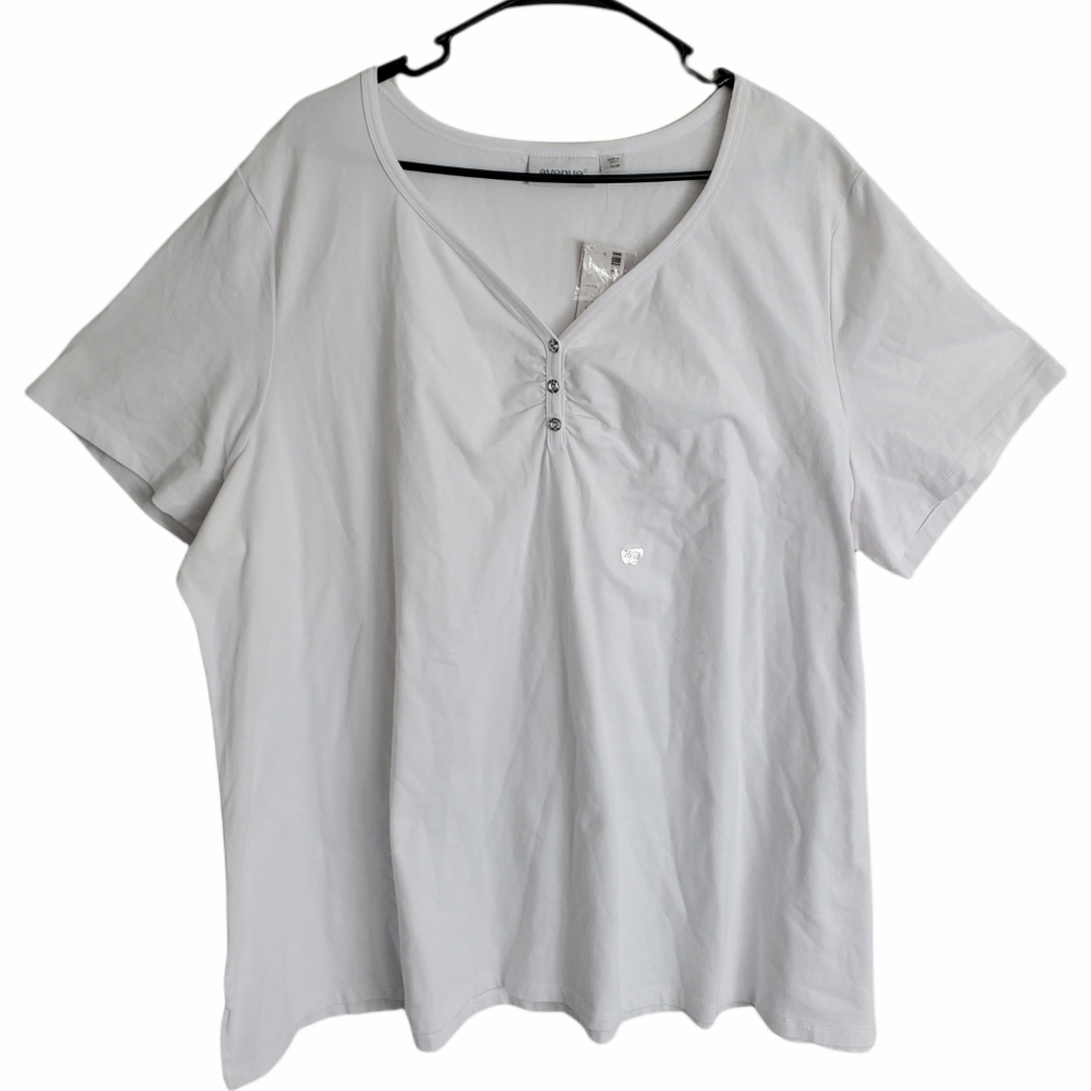 NWT Avenue Ivory White Shirt Size 26/28 Flutter Stretch Top Stretch